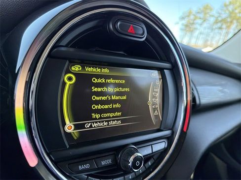 Used 2017 MINI Cooper 4-Door Hardtop image 27