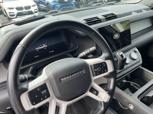 Used 2024 Land Rover Defender 130 X-Dynamic SE AWD/4WD image 9