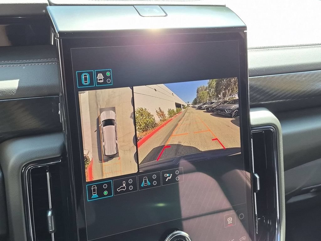 New 2026 GMC Yukon XL AT4 AWD/4WD image 14