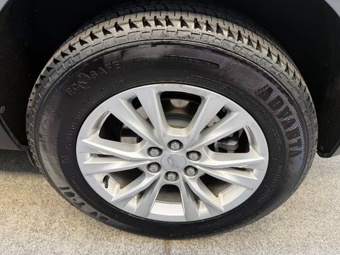 Used 2021 Cadillac XT5 Luxury w/ LPO, Floor Liner Package FWD image 28