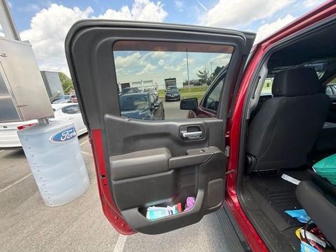 Used 2021 Chevrolet Silverado 1500 Custom Trail Boss AWD/4WD image 19
