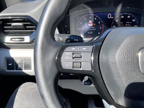 Used 2024 Honda Pilot Elite image 11