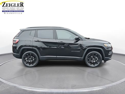 New 2026 Jeep Compass Latitude image 4