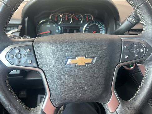 Used 2018 Chevrolet Suburban Premier RWD image 23