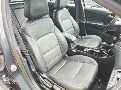 Used 2017 Chevrolet Cruze Premier FWD image 18