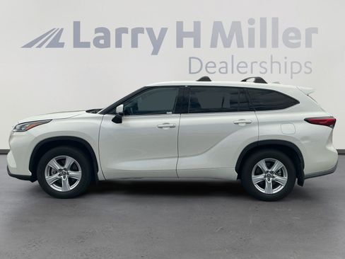 Used 2020 Toyota Highlander L AWD/4WD image 2