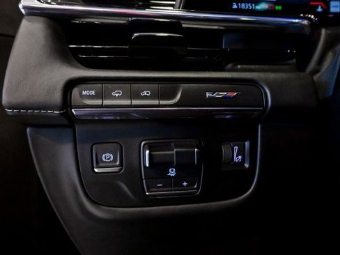 Used 2023 Cadillac Escalade V w/ LPO, ONYX Package image 51