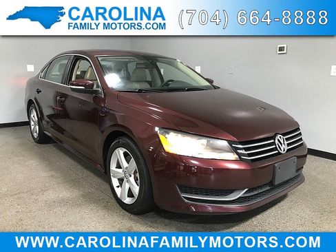Used 2013 Volkswagen Passat 2.5 SE FWD image 1