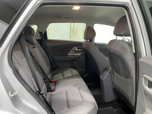 Used 2019 Kia Niro LX FWD image 29