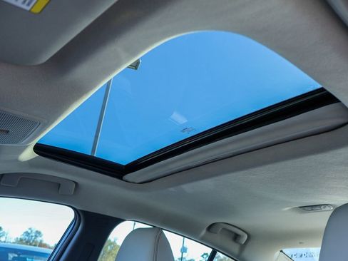 New 2026 Nissan Sentra SL image 9