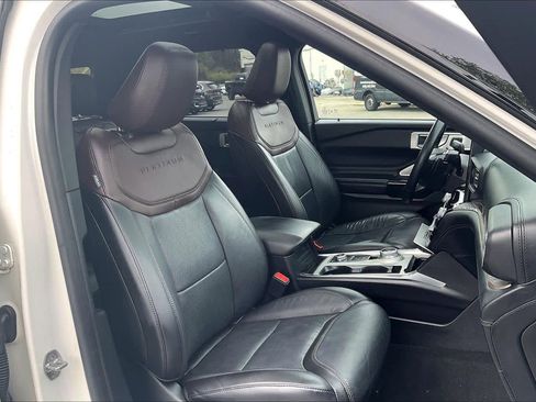 Used 2021 Ford Explorer Platinum w/ Premium Technology Package AWD/4WD image 8