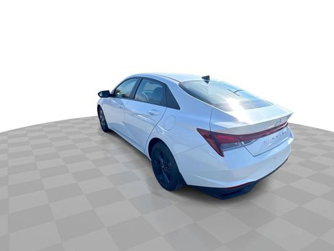 Used 2022 Hyundai Elantra SEL FWD image 6