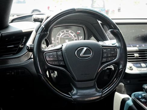 Used 2018 Lexus LS 500 w/ Luxury Package RWD image 6