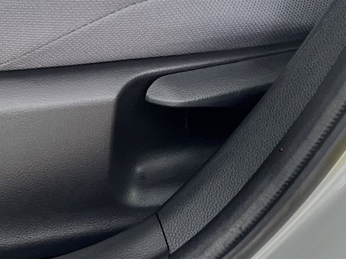 Used 2021 Toyota Corolla SE FWD image 16