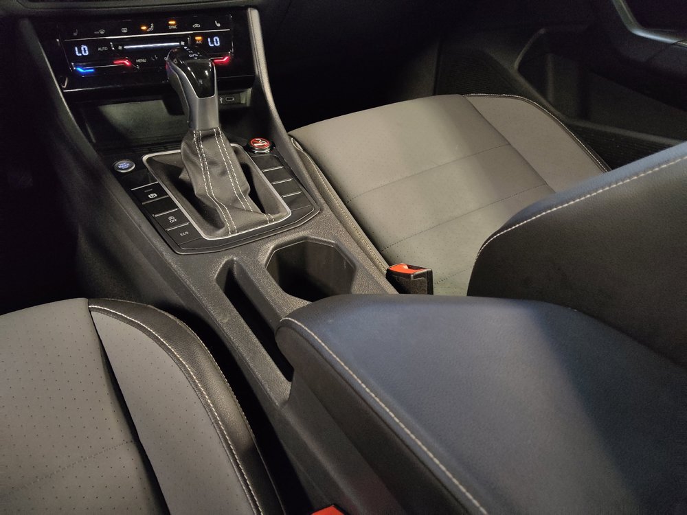 Used 2025 Volkswagen Jetta SE FWD image 26