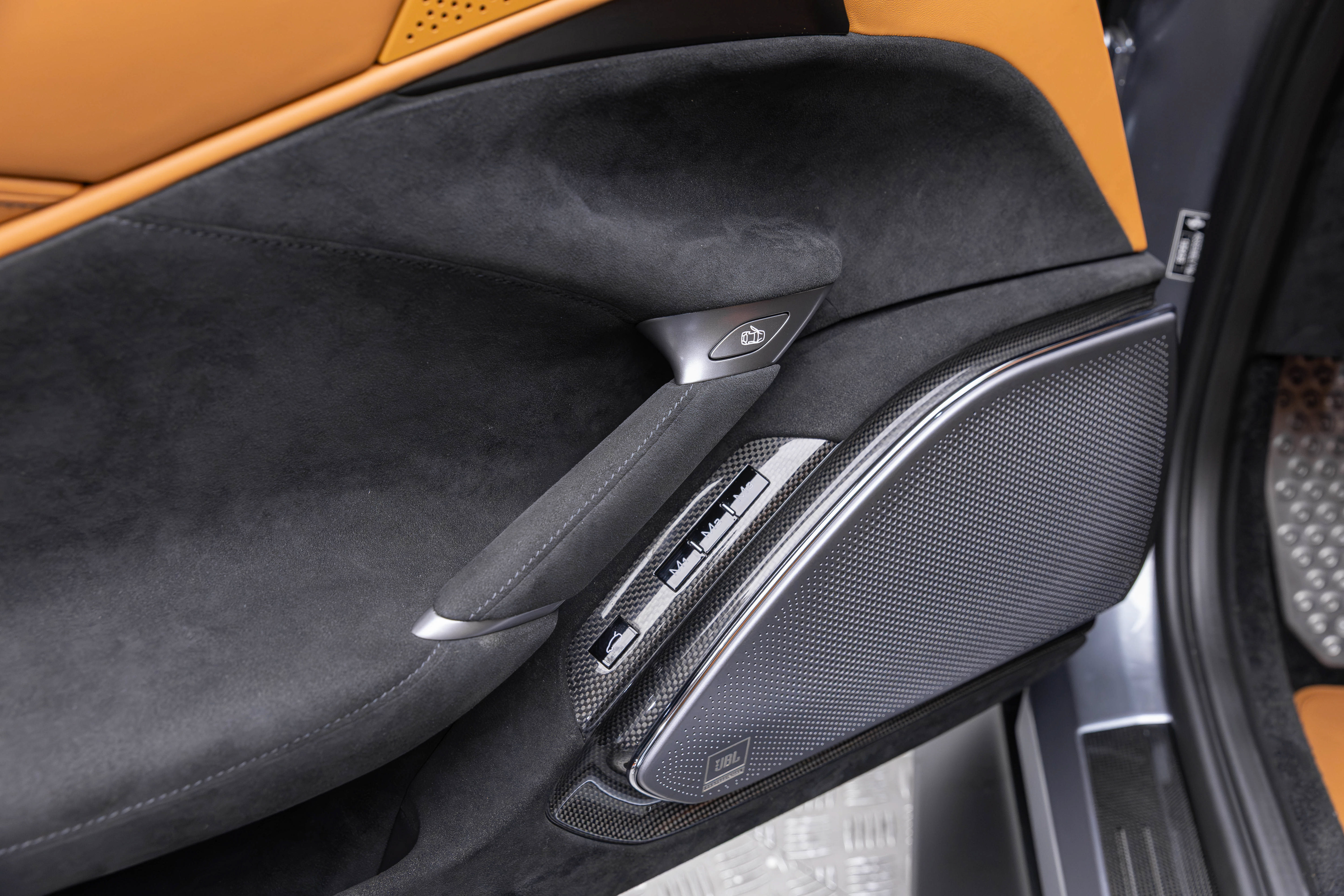 Used 2022 Ferrari Roma RWD image 13