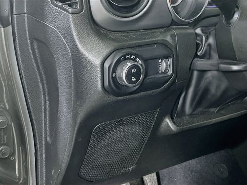 Used 2023 Jeep Gladiator Sport AWD/4WD image 10