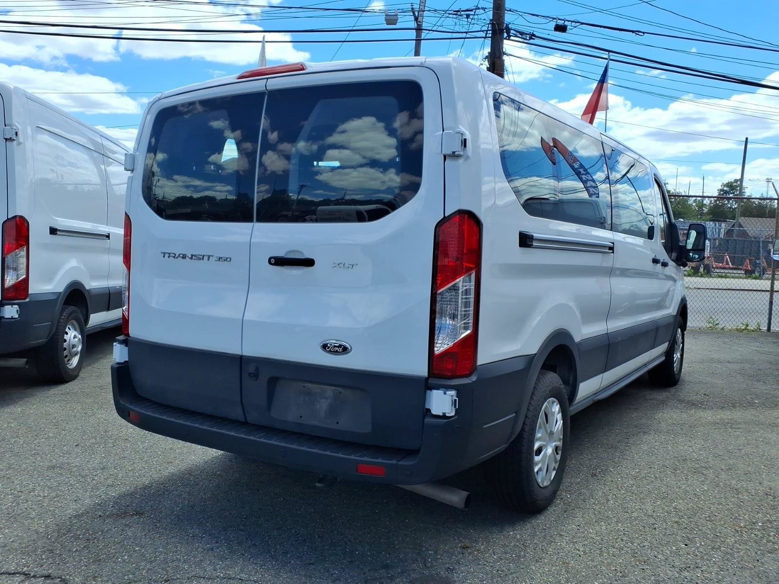 Used 2023 Ford Transit 350 XLT RWD image 7