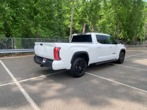 Used 2026 Toyota Tundra Limited AWD/4WD image 16