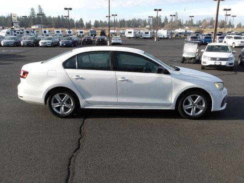 Used 2016 Volkswagen Jetta S image 6