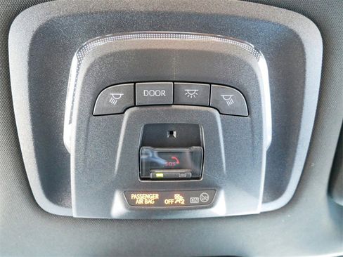 Used 2025 Toyota Crown Signia XLE image 25