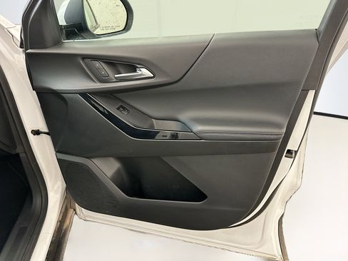 Used 2025 Chevrolet Equinox LT image 33