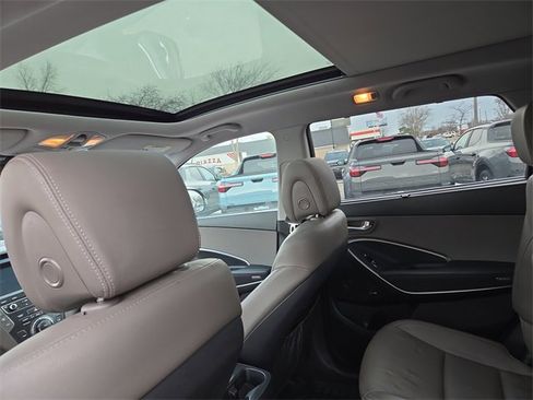 Used 2019 Hyundai Santa Fe XL image 34