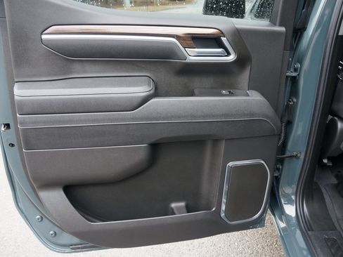 Used 2025 Chevrolet Silverado 1500 LT image 10