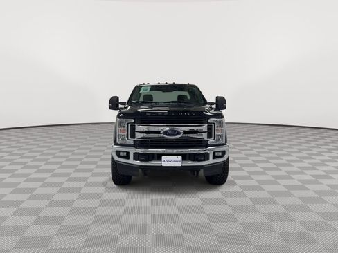 Used 2017 Ford F250 XLT w/ XLT Value Package AWD/4WD image 3