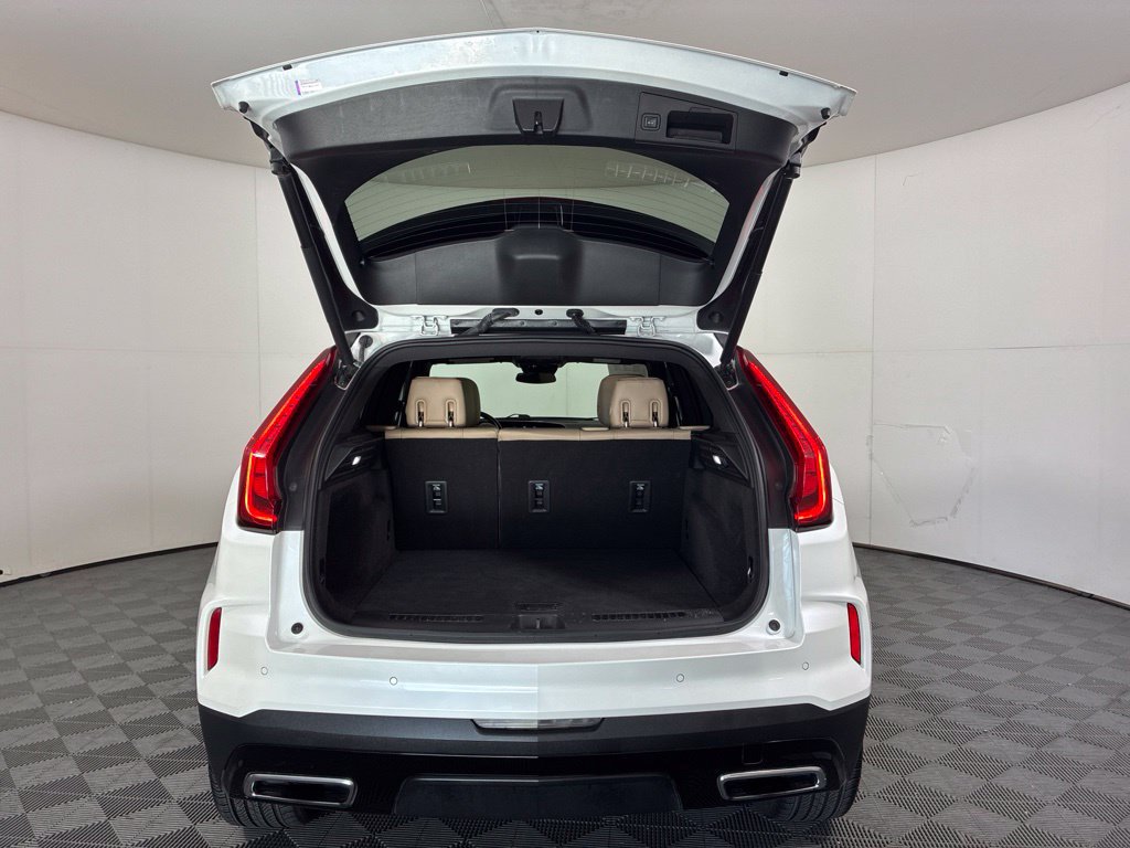 Used 2024 Cadillac XT4 Premium Luxury FWD image 32