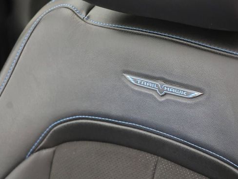 Used 2022 Jeep Grand Cherokee Trailhawk w/ Advanced Protech Group II AWD/4WD image 18