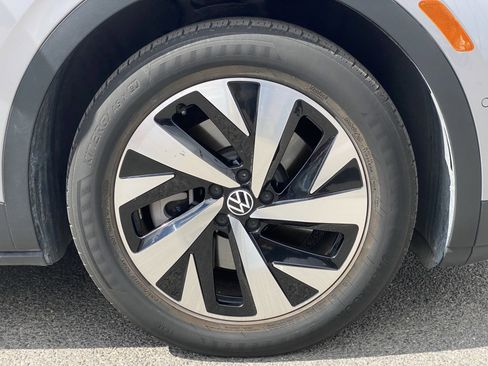 Used 2024 Volkswagen ID.4 2WD image 15