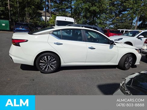 Used 2025 Nissan Altima 2.5 SV FWD image 15