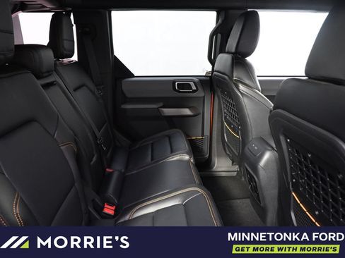 Used 2023 Ford Bronco Badlands w/ Sasquatch Package AWD/4WD image 18