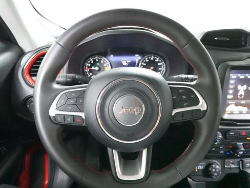 Used 2023 Jeep Renegade Trailhawk AWD/4WD image 11