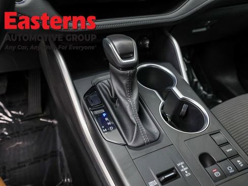 Used 2023 Toyota Highlander LE image 13