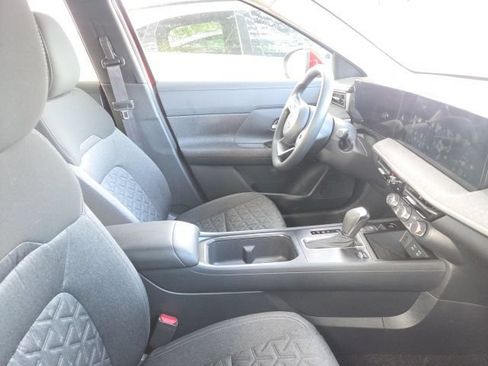 Used 2025 Nissan Kicks SV FWD image 7