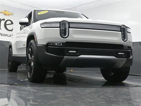 Used 2022 Rivian R1T Launch Edition image 3