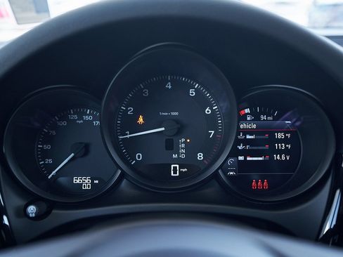 Used 2024 Porsche Macan image 47