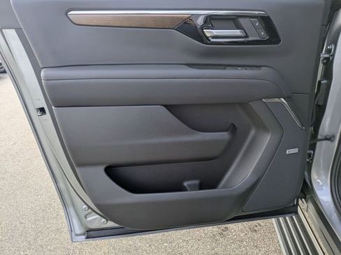 New 2026 Chevrolet Suburban High Country image 28