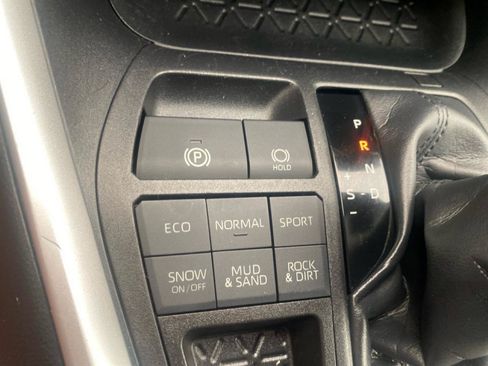 Used 2019 Toyota RAV4 XLE w/ Convenience Package AWD/4WD image 19