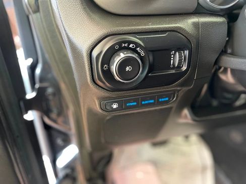 Used 2023 Jeep Wrangler Unlimited w/ Cold Weather Group AWD/4WD image 17