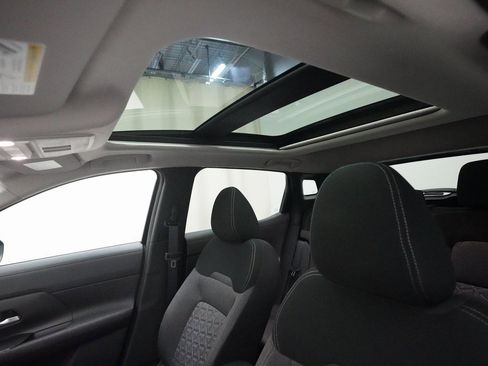 Certified 2025 Nissan Kicks SV w/ SV Premium Package image 31