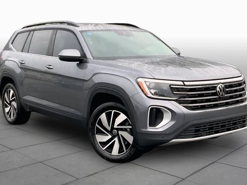 Used 2025 Volkswagen Atlas SE FWD image 3