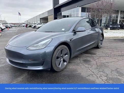 Used 2023 Tesla Model 3 Standard Range image 3