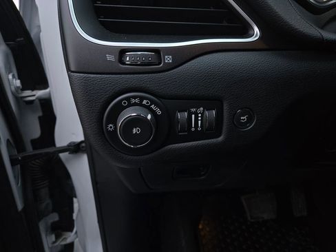 Used 2019 Jeep Cherokee Trailhawk w/ Comfort/Convenience Group image 13