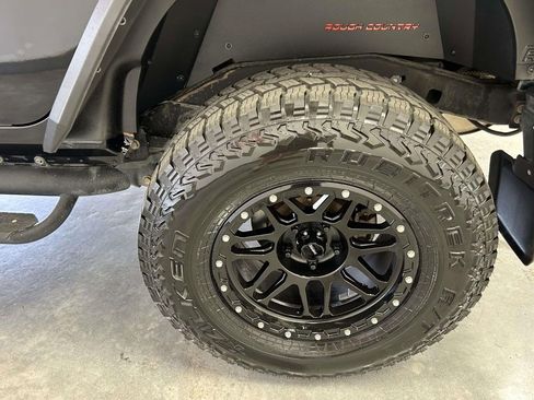 Used 2016 Jeep Wrangler Unlimited Sport AWD/4WD image 13