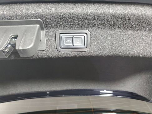 Used 2025 Audi A6 Premium Plus image 10