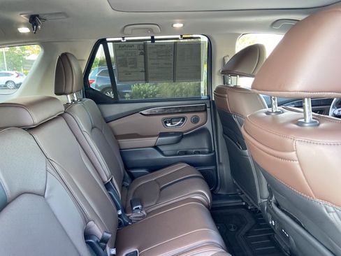 Used 2025 Honda Pilot Elite image 26