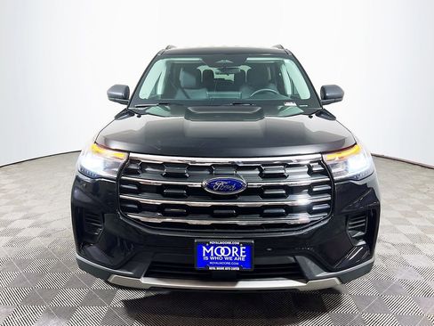 Used 2025 Ford Explorer Active image 2